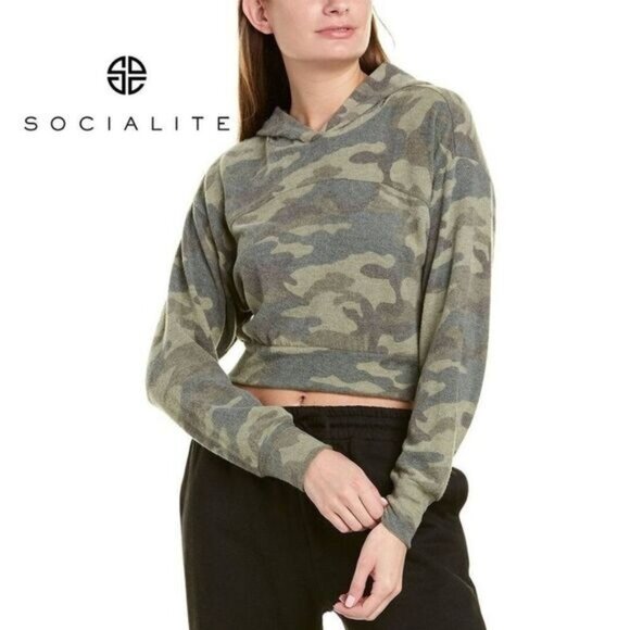 Socialite Long Sleeve Camo Pullover Cropped Hoodie Sweater NWT - Picture 1 of 6